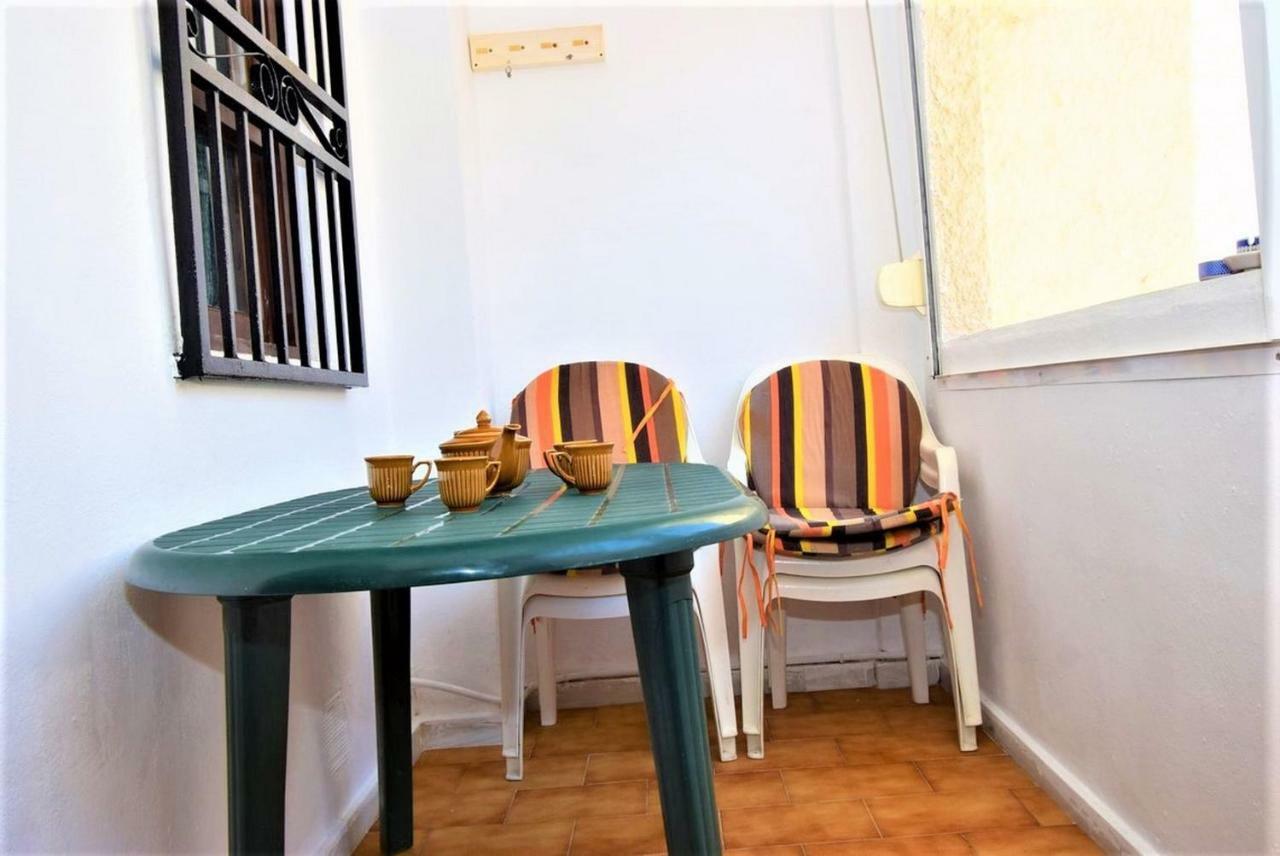 34 Retro Beach House - Alicante Real Estate تورّيفيِخا المظهر الخارجي الصورة